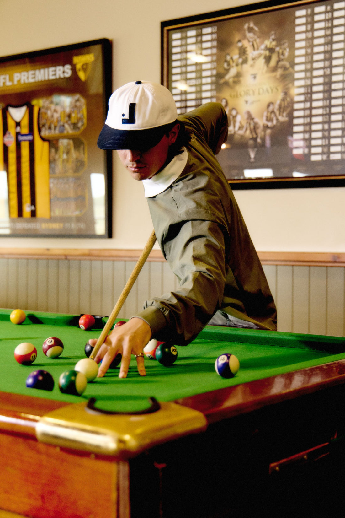 Backwards L Cap - White/Navy