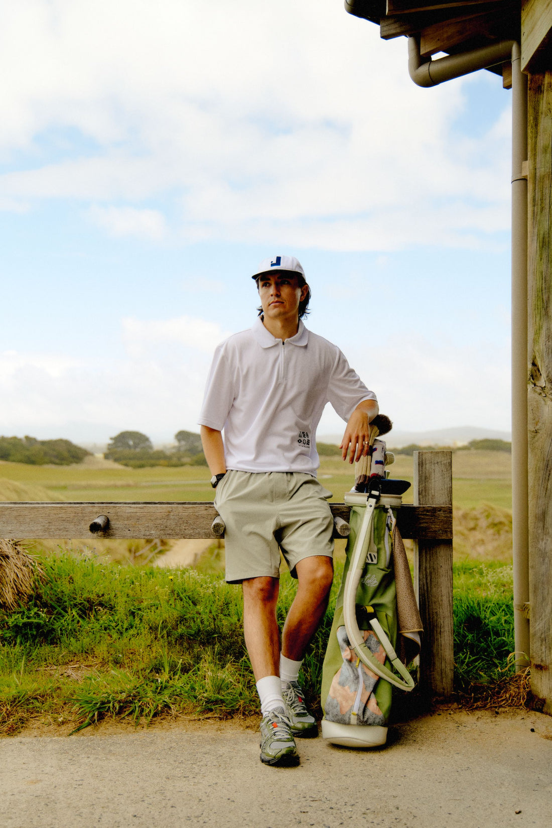 Backwards L Cap - White/Navy